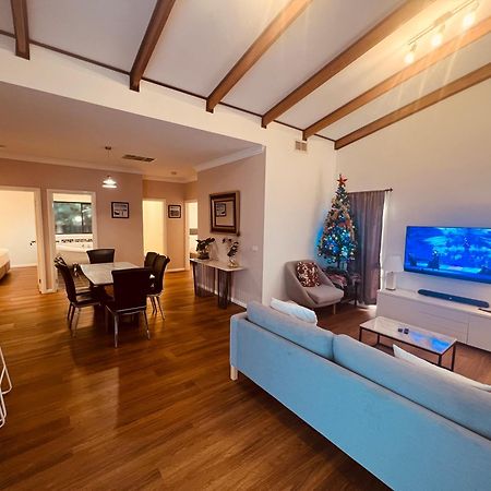 Cosy 4Br Home 15 Minutes Away From Melbourne Airport St Albans Bagian luar foto
