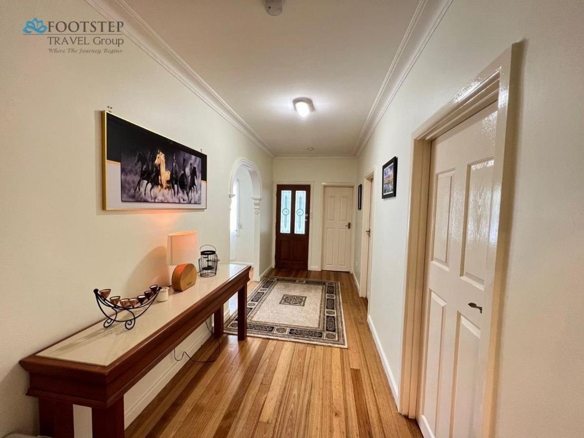 Cosy 4Br Home 15 Minutes Away From Melbourne Airport St Albans Bagian luar foto