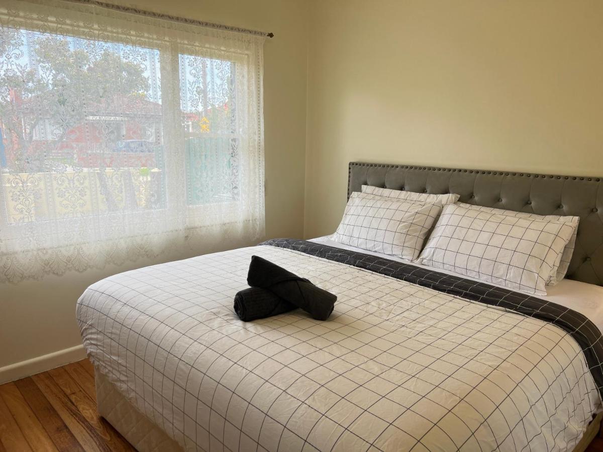 Cosy 4Br Home 15 Minutes Away From Melbourne Airport St Albans Bagian luar foto